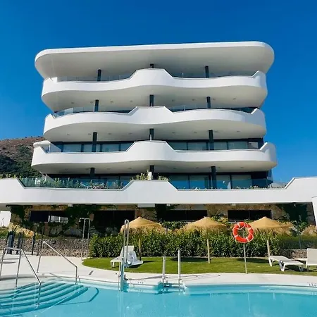 Brand New Xl Terrace 2 Bedrooms 2 Bathrooms Pool Parking 아파트 *