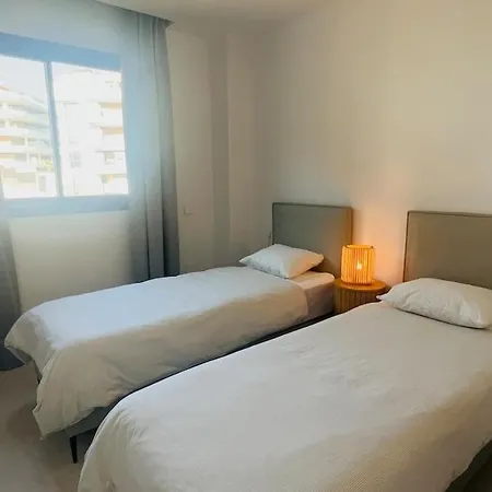 Brand New Xl Terrace 2 Bedrooms 2 Bathrooms Pool Parking 아파트