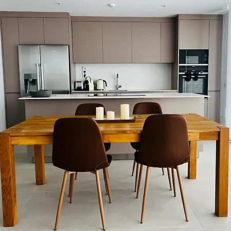 아파트 Brand New Xl Terrace 2 Bedrooms 2 Bathrooms Pool Parking