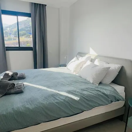 아파트 Brand New Xl Terrace 2 Bedrooms 2 Bathrooms Pool Parking 푸엔히롤라