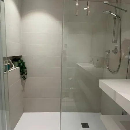 Brand New Xl Terrace 2 Bedrooms 2 Bathrooms Pool Parking 아파트 푸엔히롤라