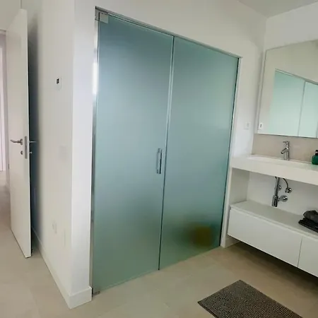 Brand New Xl Terrace 2 Bedrooms 2 Bathrooms Pool Parking 푸엔히롤라