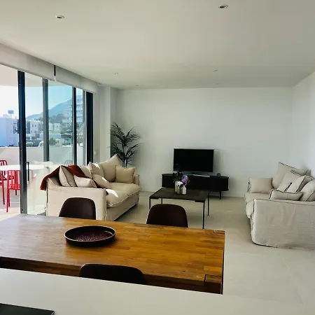 Brand New Xl Terrace 2 Bedrooms 2 Bathrooms Pool Parking 아파트 푸엔히롤라