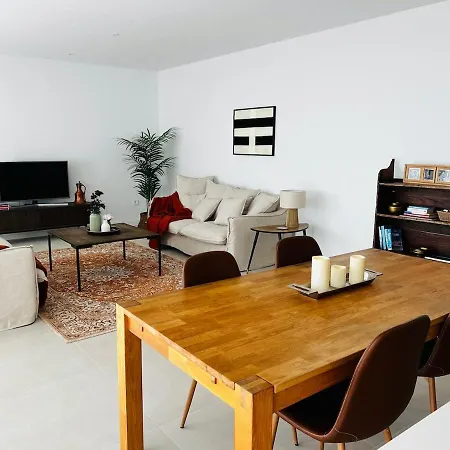 Brand New Xl Terrace 2 Bedrooms 2 Bathrooms Pool Parking *