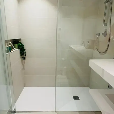 Brand New Xl Terrace 2 Bedrooms 2 Bathrooms Pool Parking