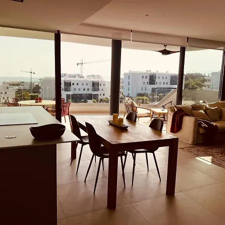 Brand New Xl Terrace 2 Bedrooms 2 Bathrooms Pool Parking