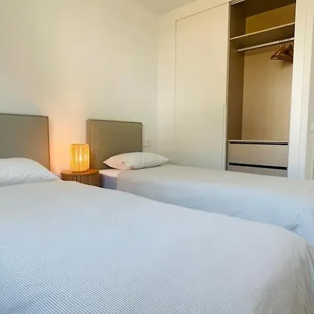 Brand New Xl Terrace 2 Bedrooms 2 Bathrooms Pool Parking 아파트