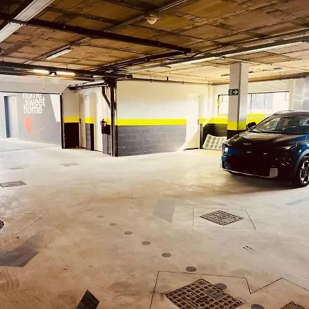 Brand New Xl Terrace 2 Bedrooms 2 Bathrooms Pool Parking