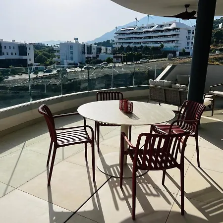 Brand New Xl Terrace 2 Bedrooms 2 Bathrooms Pool Parking