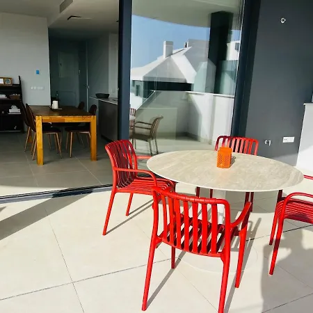 Brand New Xl Terrace 2 Bedrooms 2 Bathrooms Pool Parking 푸엔히롤라